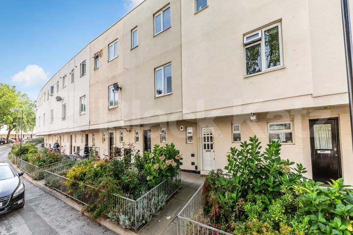 4 bedroom town house with garden close to Tufnell park Station  Penderyn Way, Tufnell park